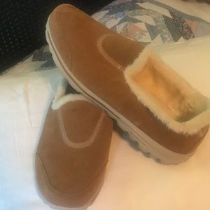 Skechers fur lined slip ons